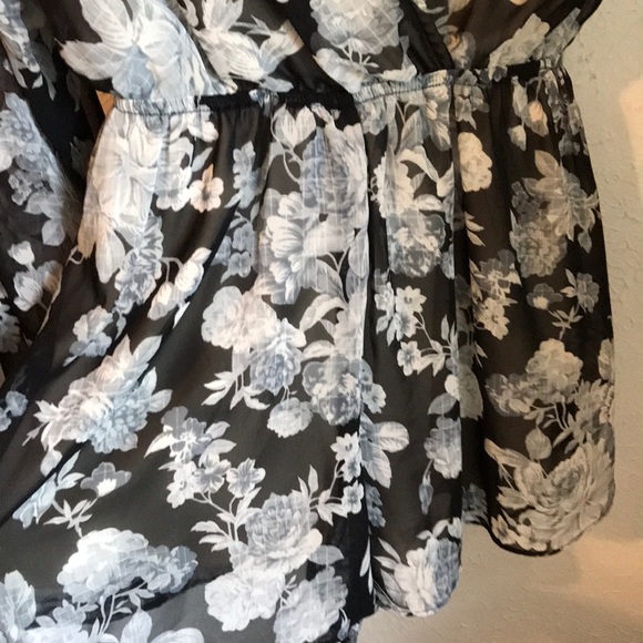 Black and White Plunging Floral Romper - Picture 2 of 5